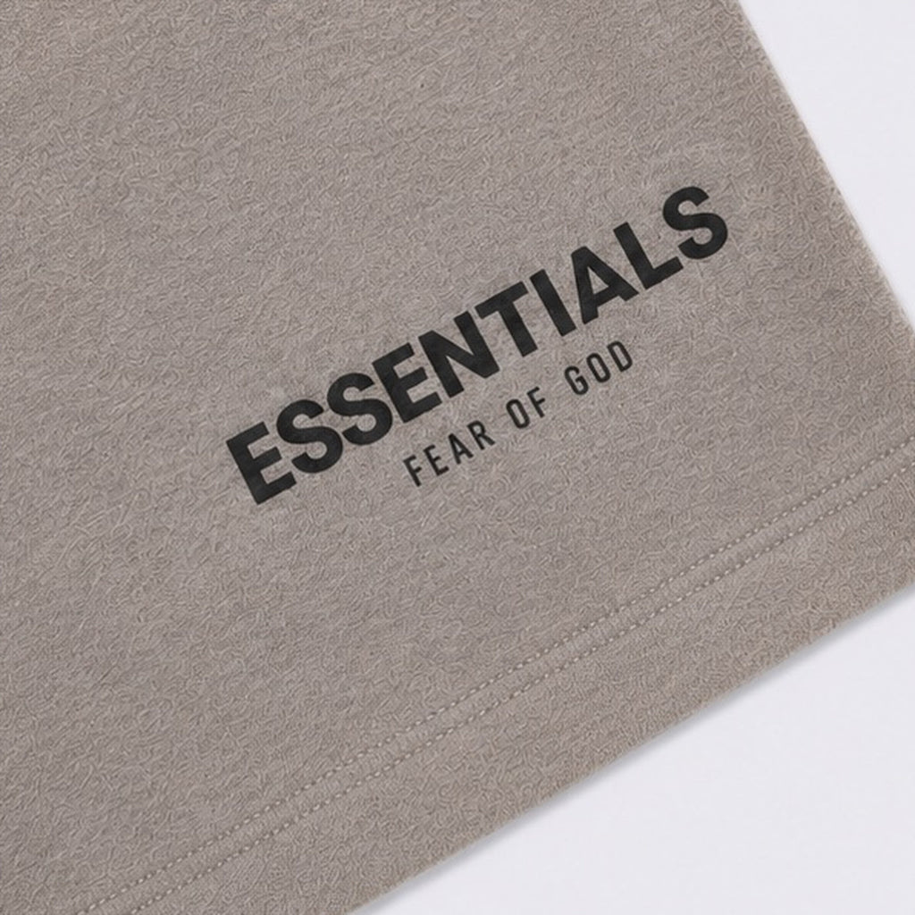 Fear of God Essentials Shorts Taupe - logo detail